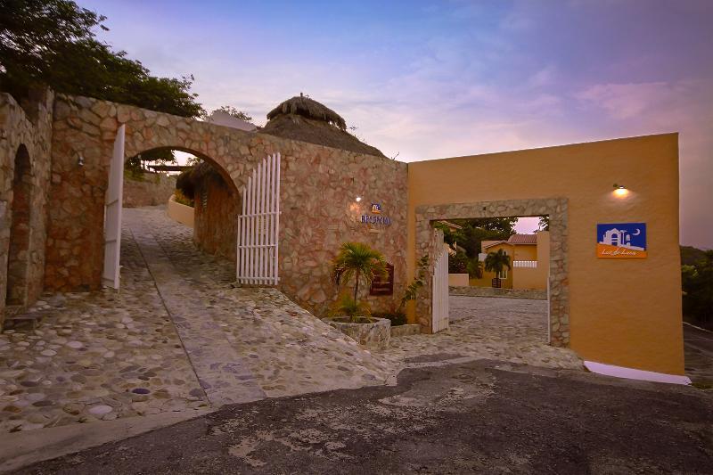 Villas & Resort Luz De Luna Санта-Крус-Уатулько Екстер'єр фото